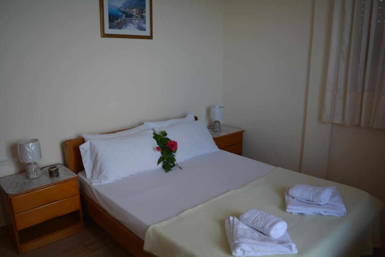 Fiore Rooms Akrotiri  Exterior photo