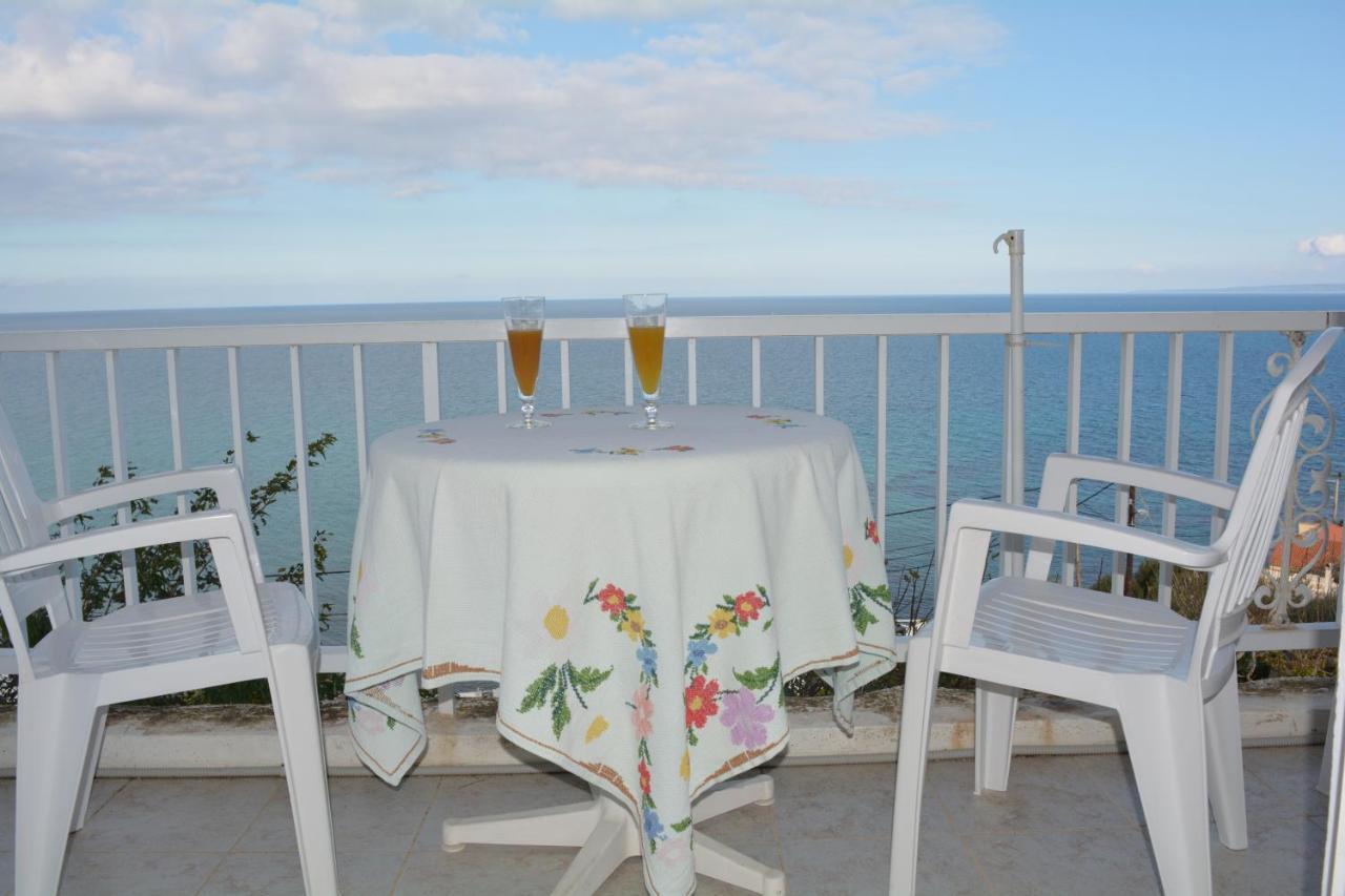 Fiore Rooms Akrotiri  Exterior photo